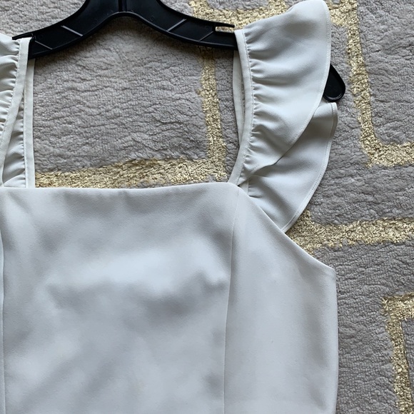 Alice and Olivia white ruffle crop top - Picture 4 of 8